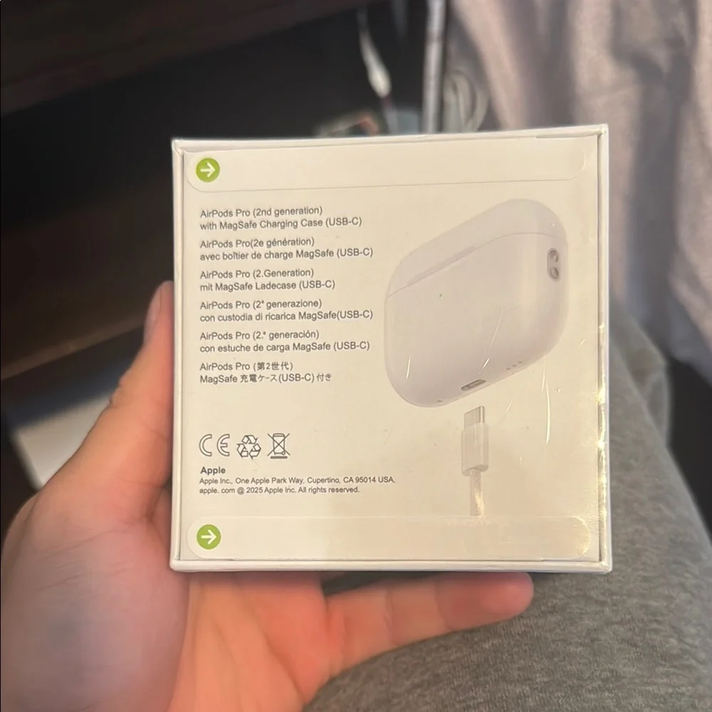 Apple White Wireless Earbuds